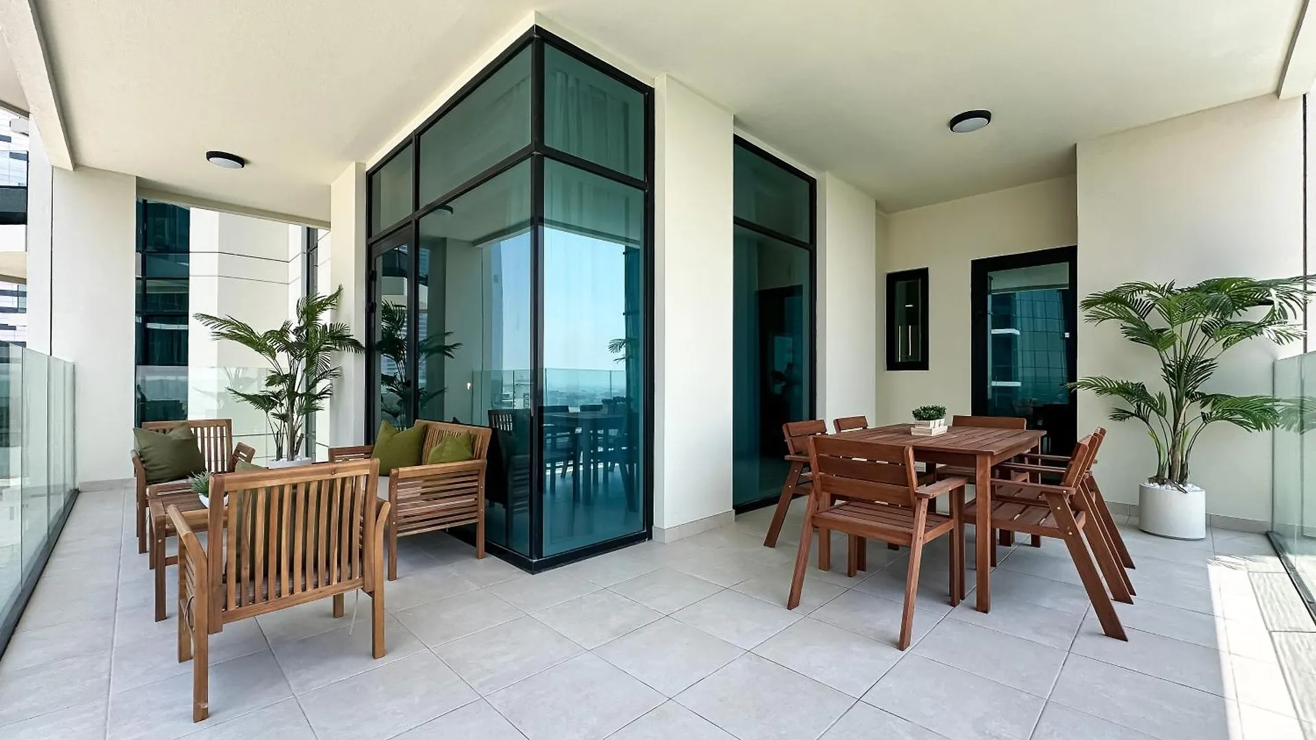 Trophy-Ride In Equestrian Elegance W Private Entr Apartment Dubai
