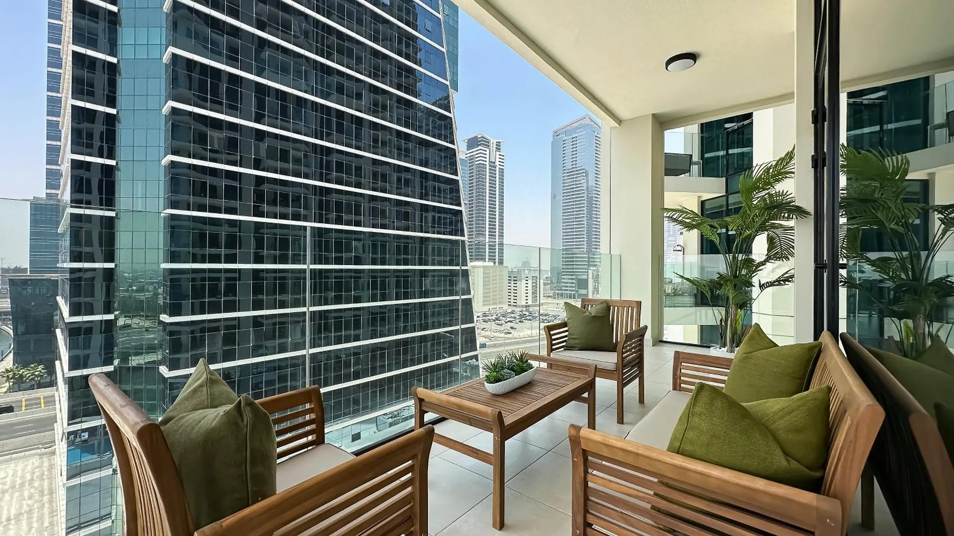 Trophy-Ride In Equestrian Elegance W Private Entr Apartment Dubai