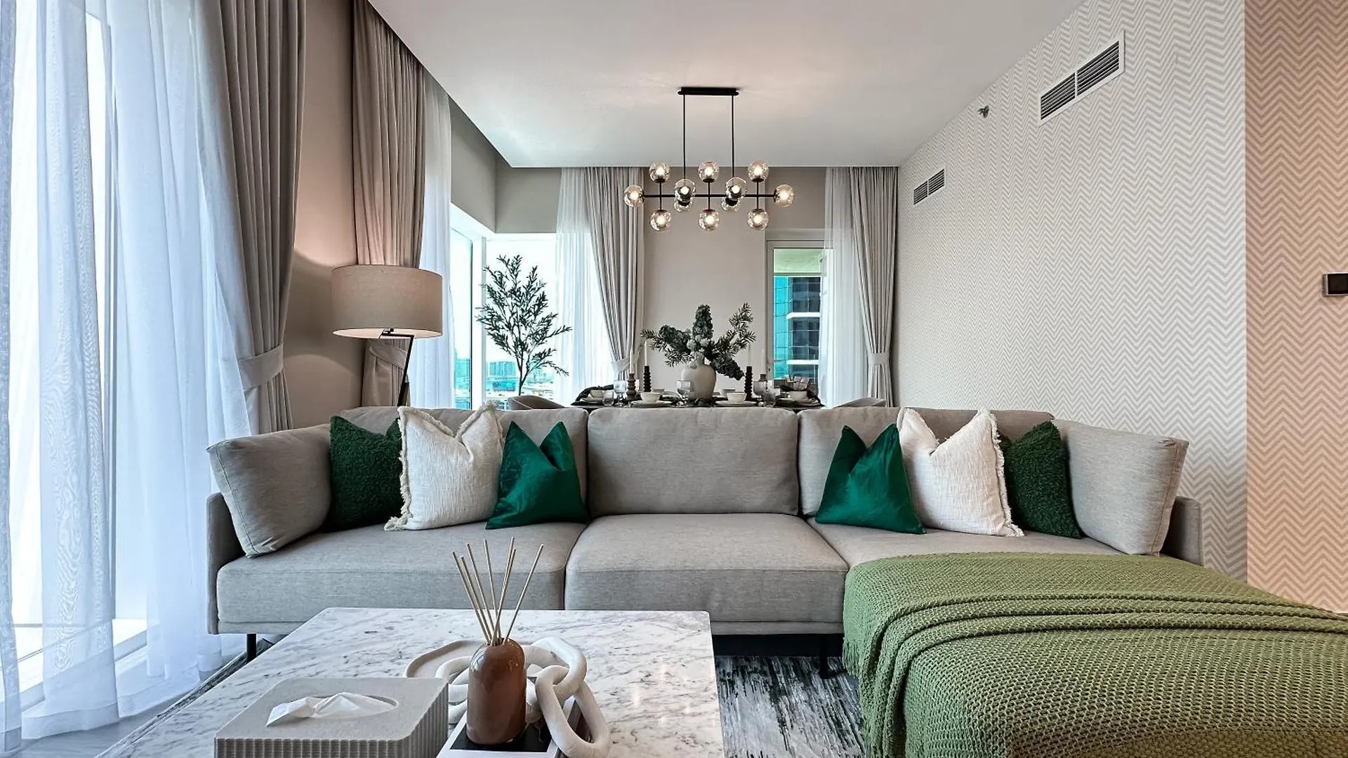 Appartamento Trophy-Ride In Equestrian Elegance W Private Entr Dubai